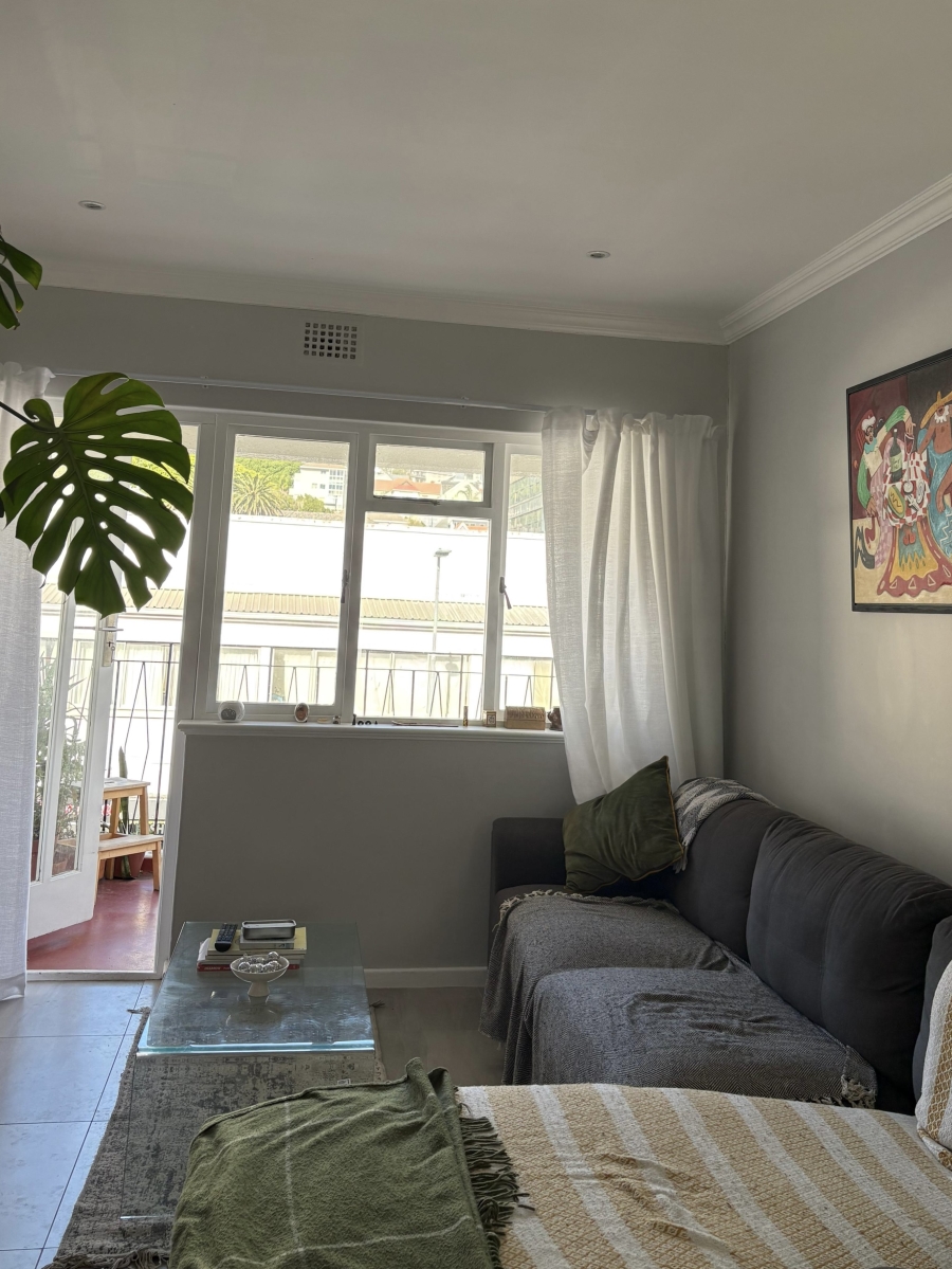 To Let 2 Bedroom Property for Rent in Sea Point Western Cape